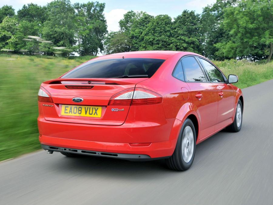  Ford Mondeo Hatchback 2007 года  (UK) (фото 8 из 19)